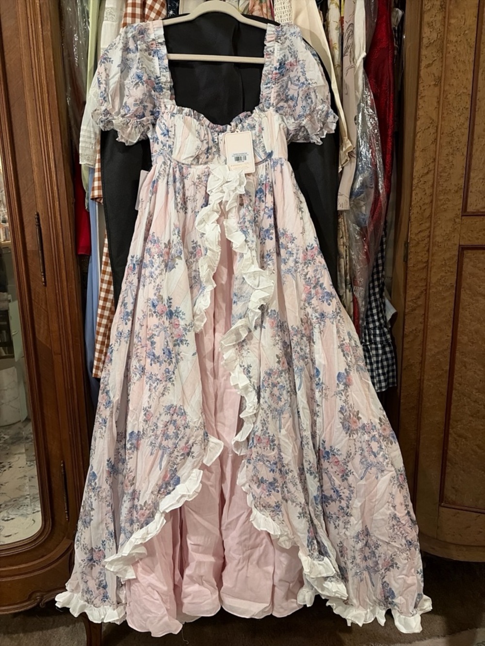 Selkie Bridgerton Francesca Countryside Pink Floral Maxi Dress with Puff Sleeves - Picture 2 of 7